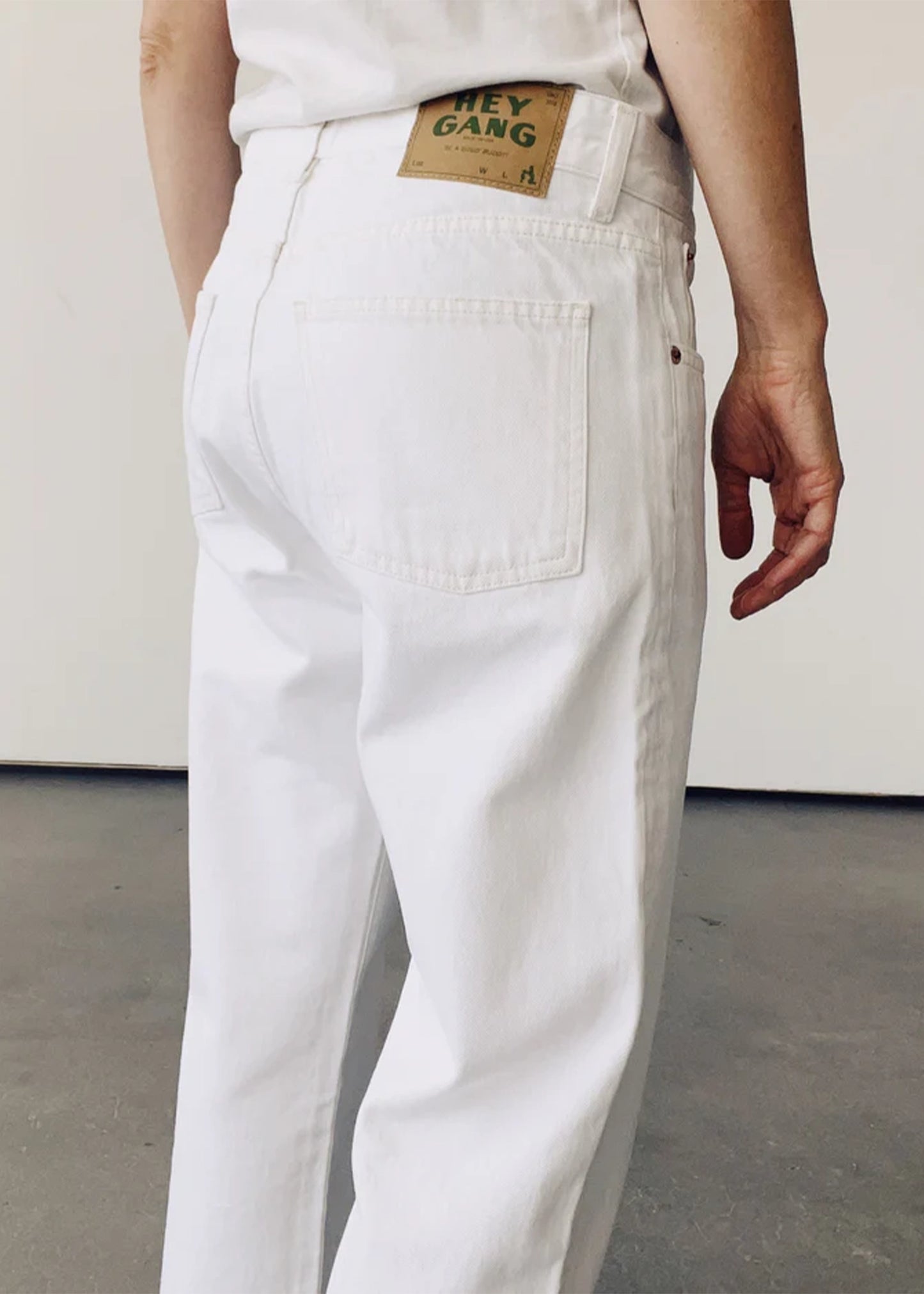 Hey-Gang-The-Loose-Crop-White