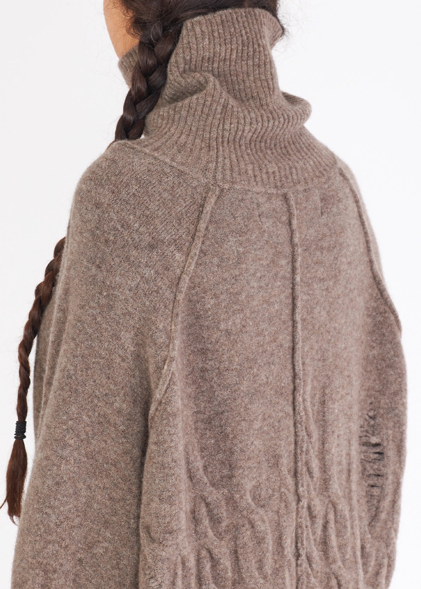 Isabel-Benenato-yak-knit-turtleneck-Sweater-dk76f24