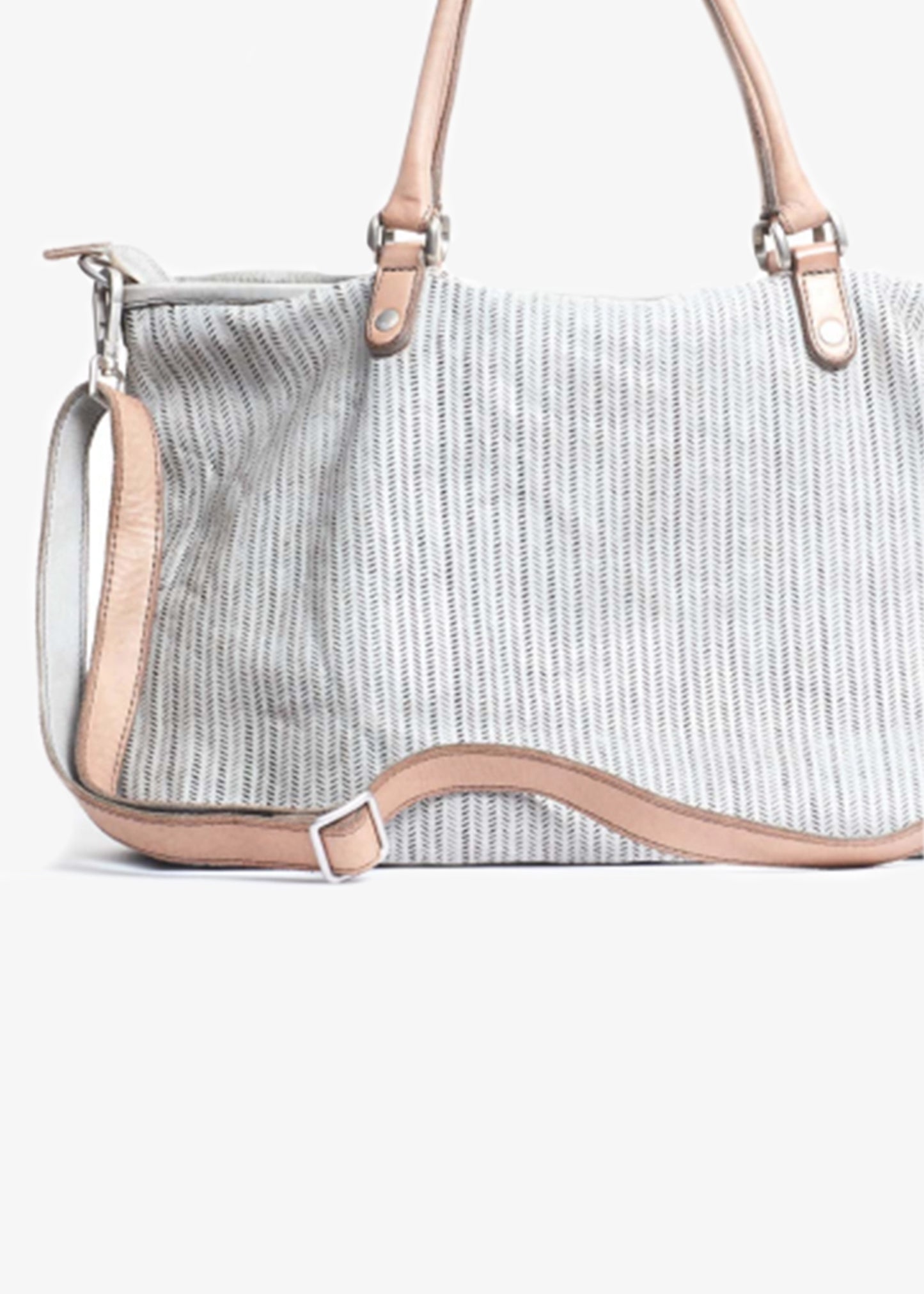 Vive-La-Difference-flaming0-calf-v-shoulder-bag