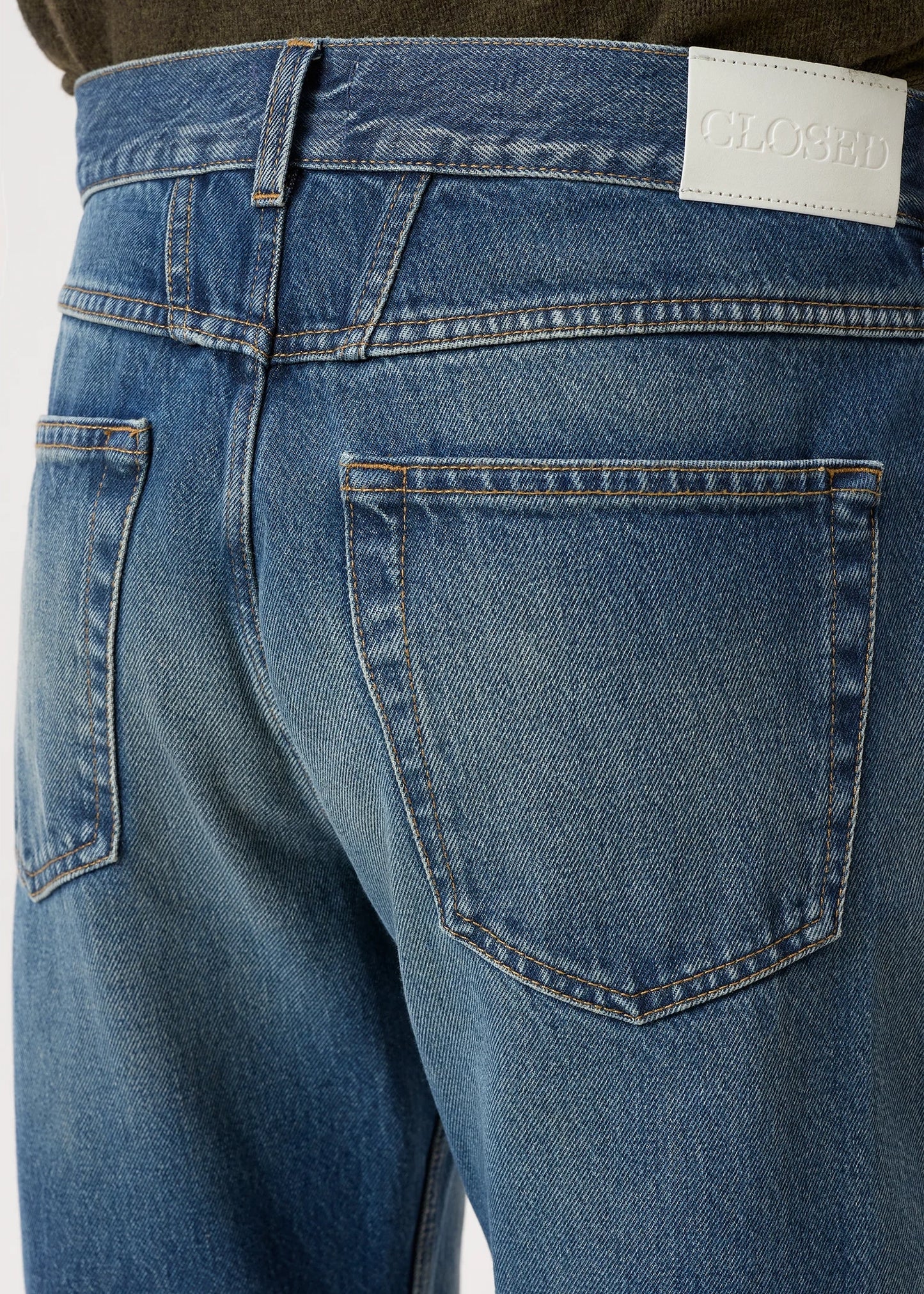 Closed-Relaxed-Jonta-Jean