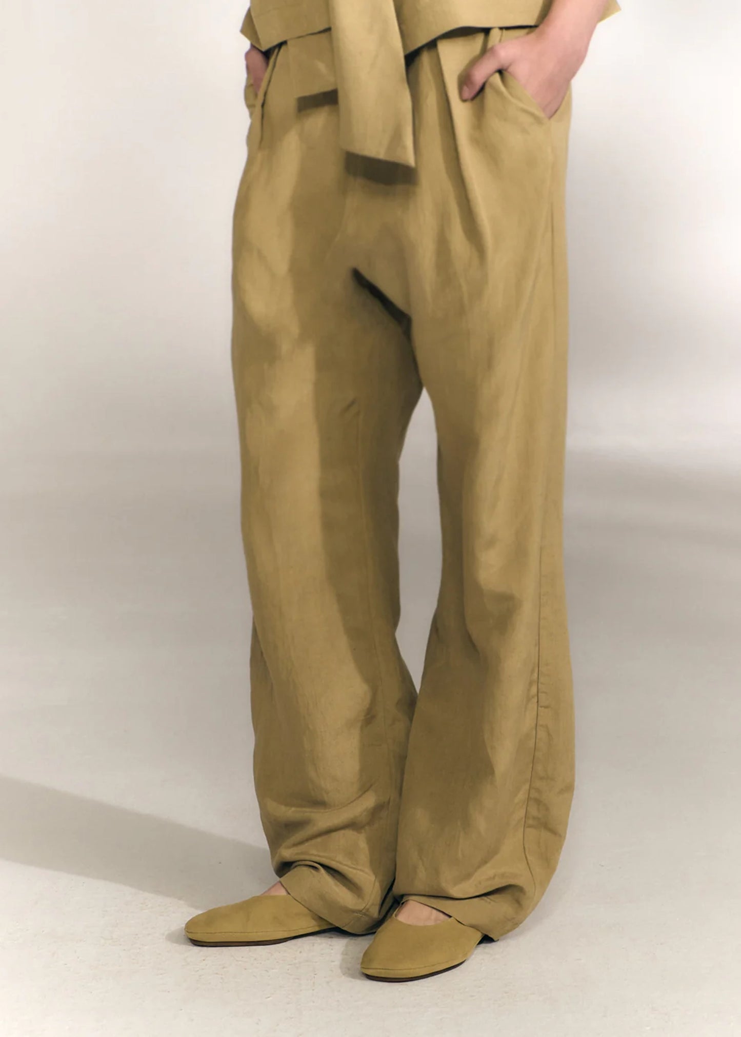 Cortana-Lara-matte-khaki-suede-ballerina