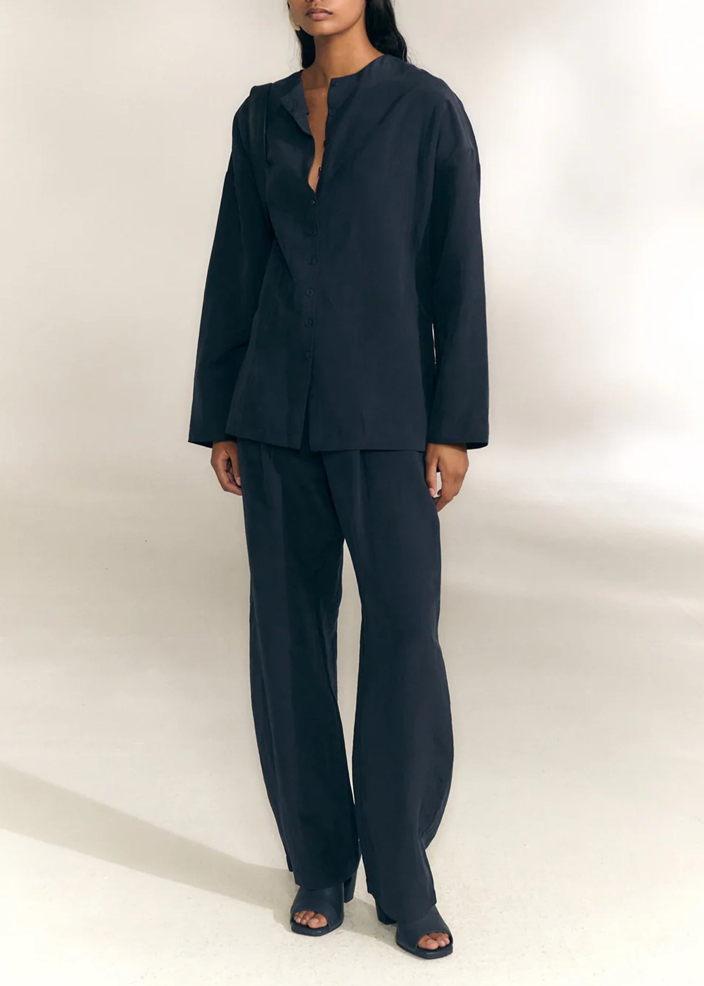 Cortana-Mel-pure-navy-linen-silk-pants