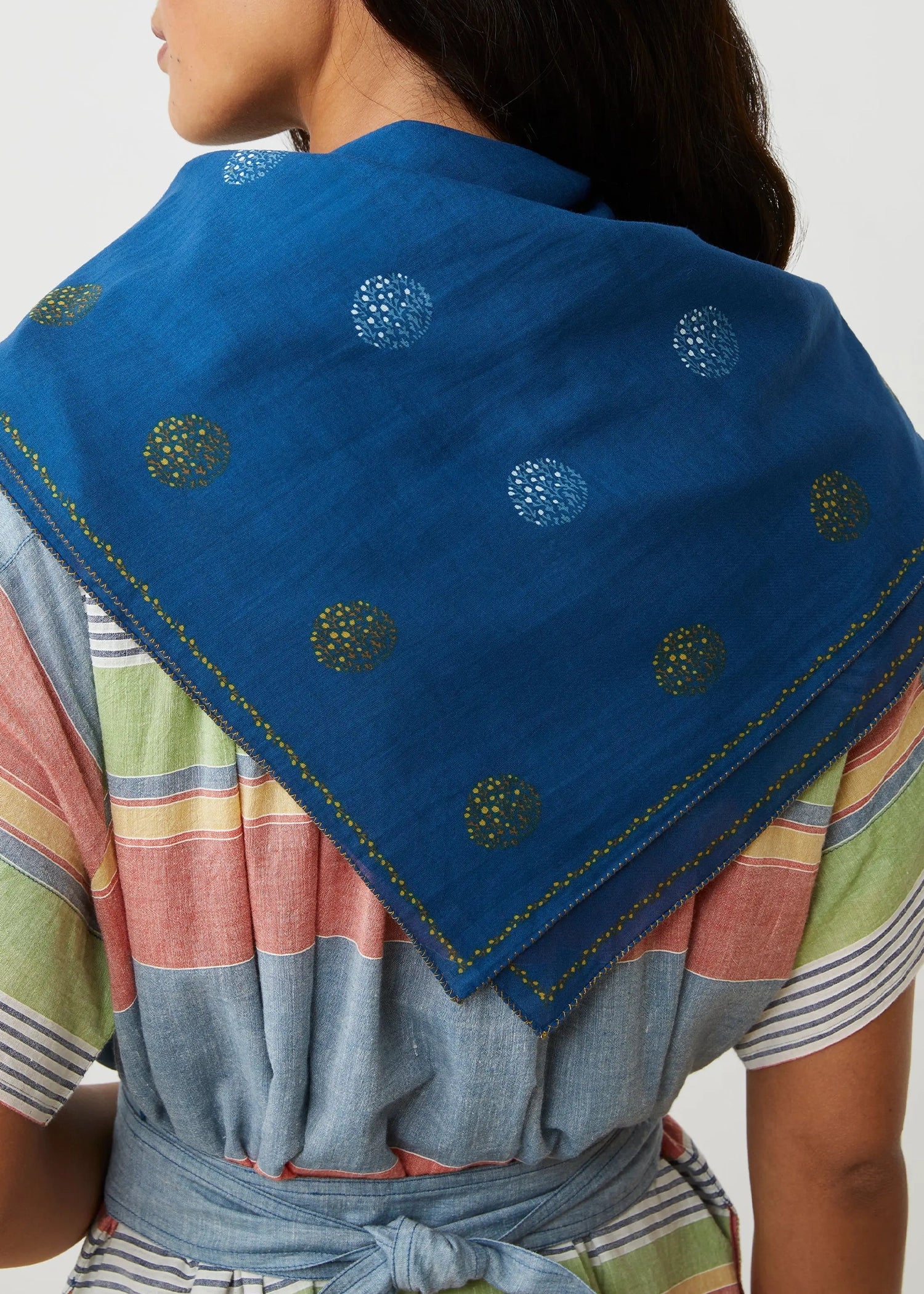 Moismont-Pearl-Scarf-N°820-Ink