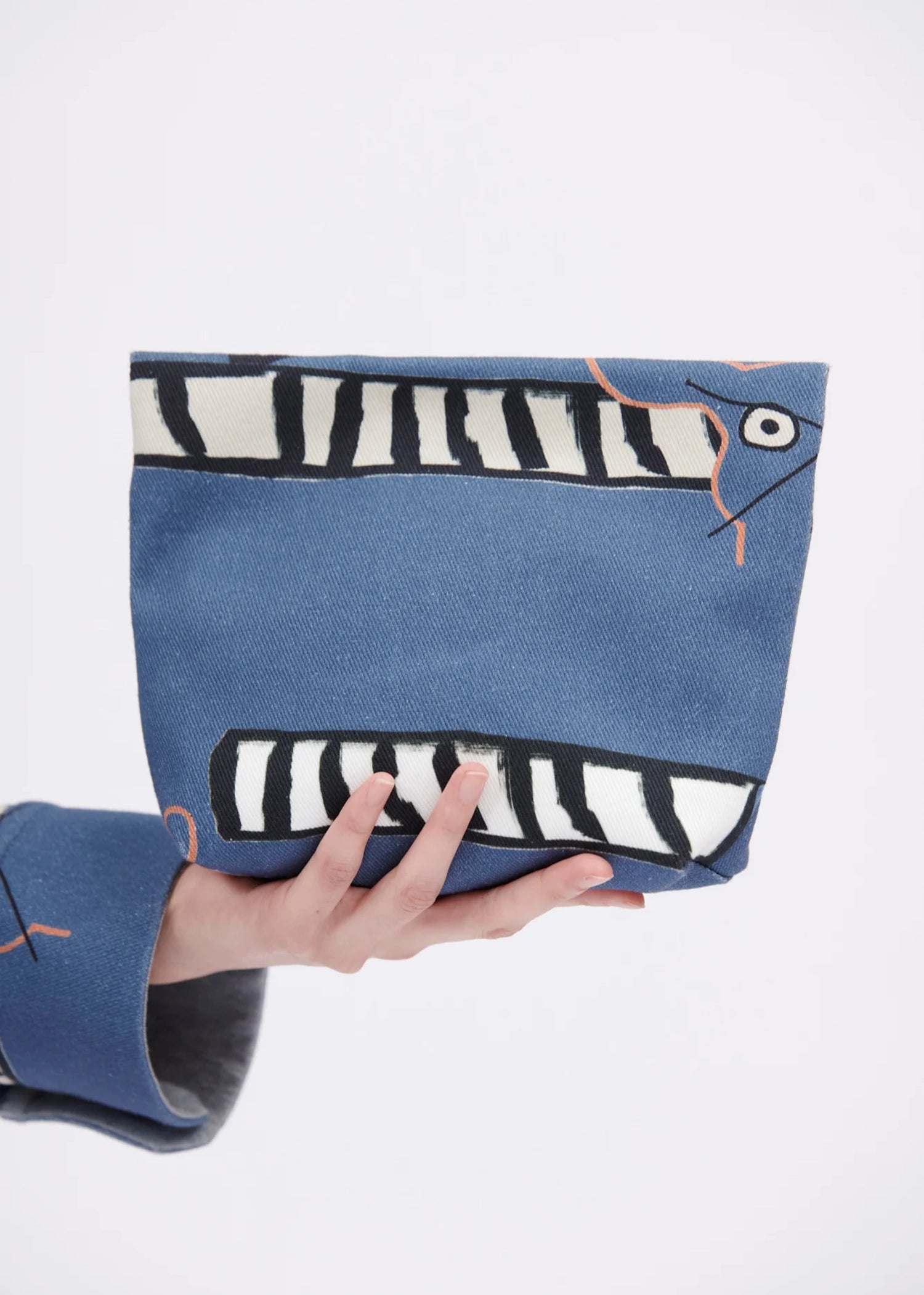 Odeeh-Cats-and-Tigers-Gabardine-bag-steel-blue