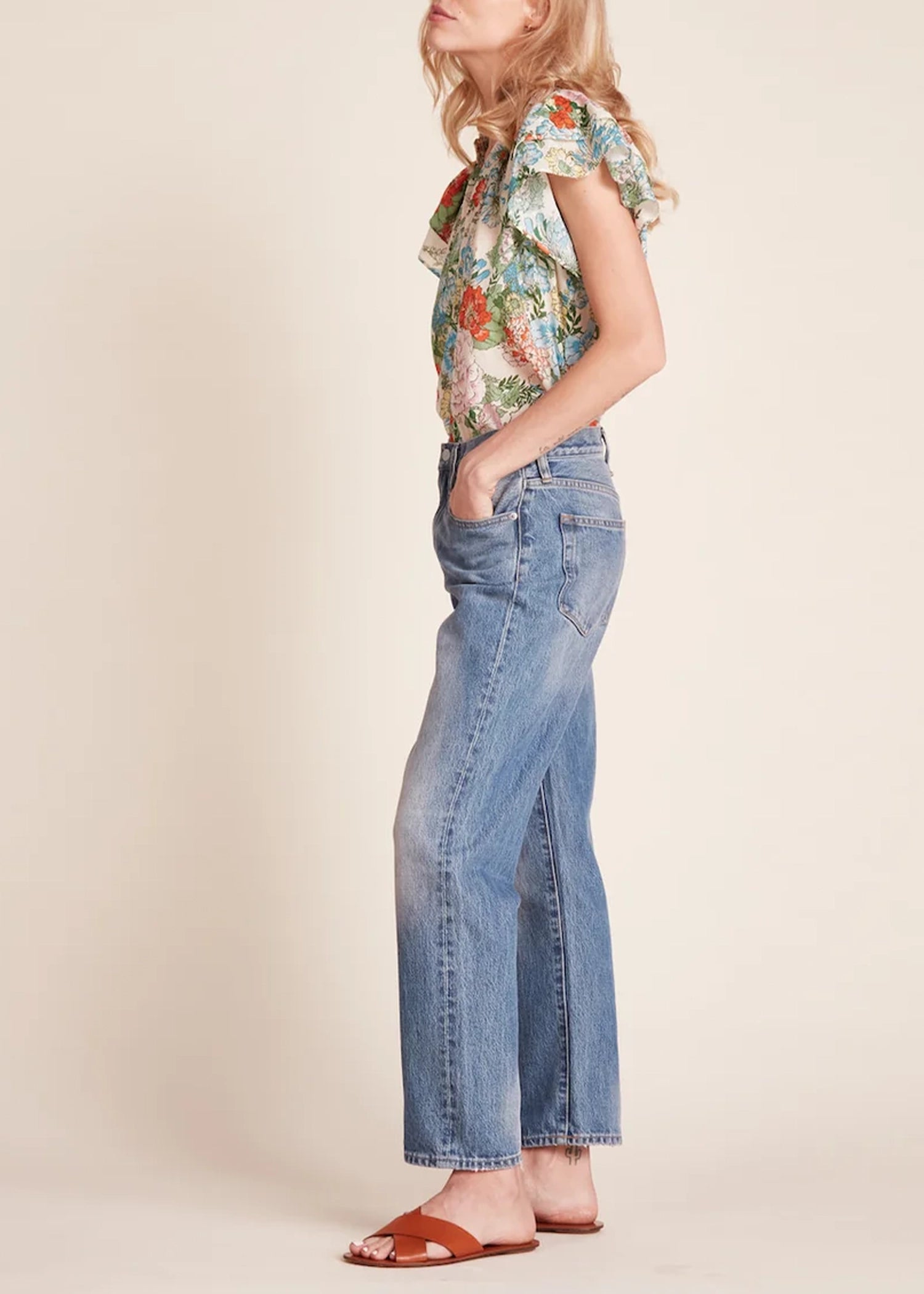 Trovata-Clover-Blouse-Vintage-Courtyard