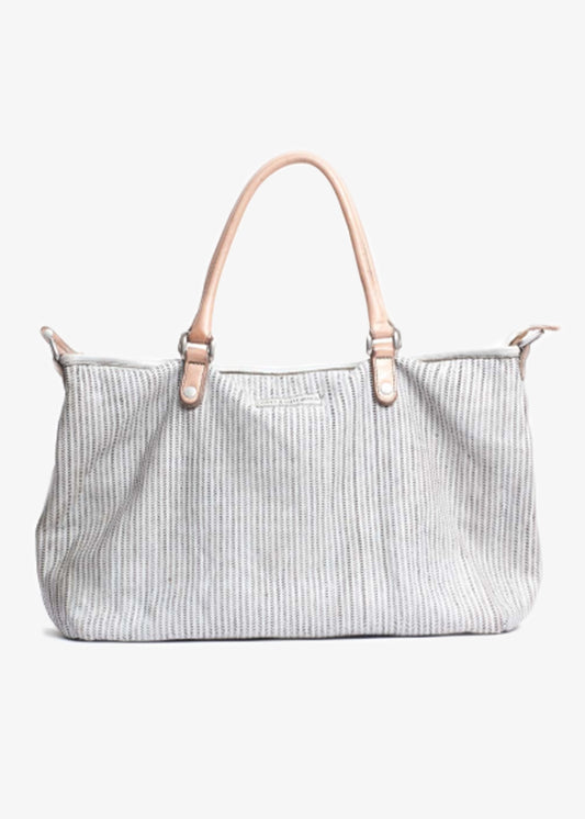 Vive-La-Difference-flaming0-calf-v-shoulder-bag