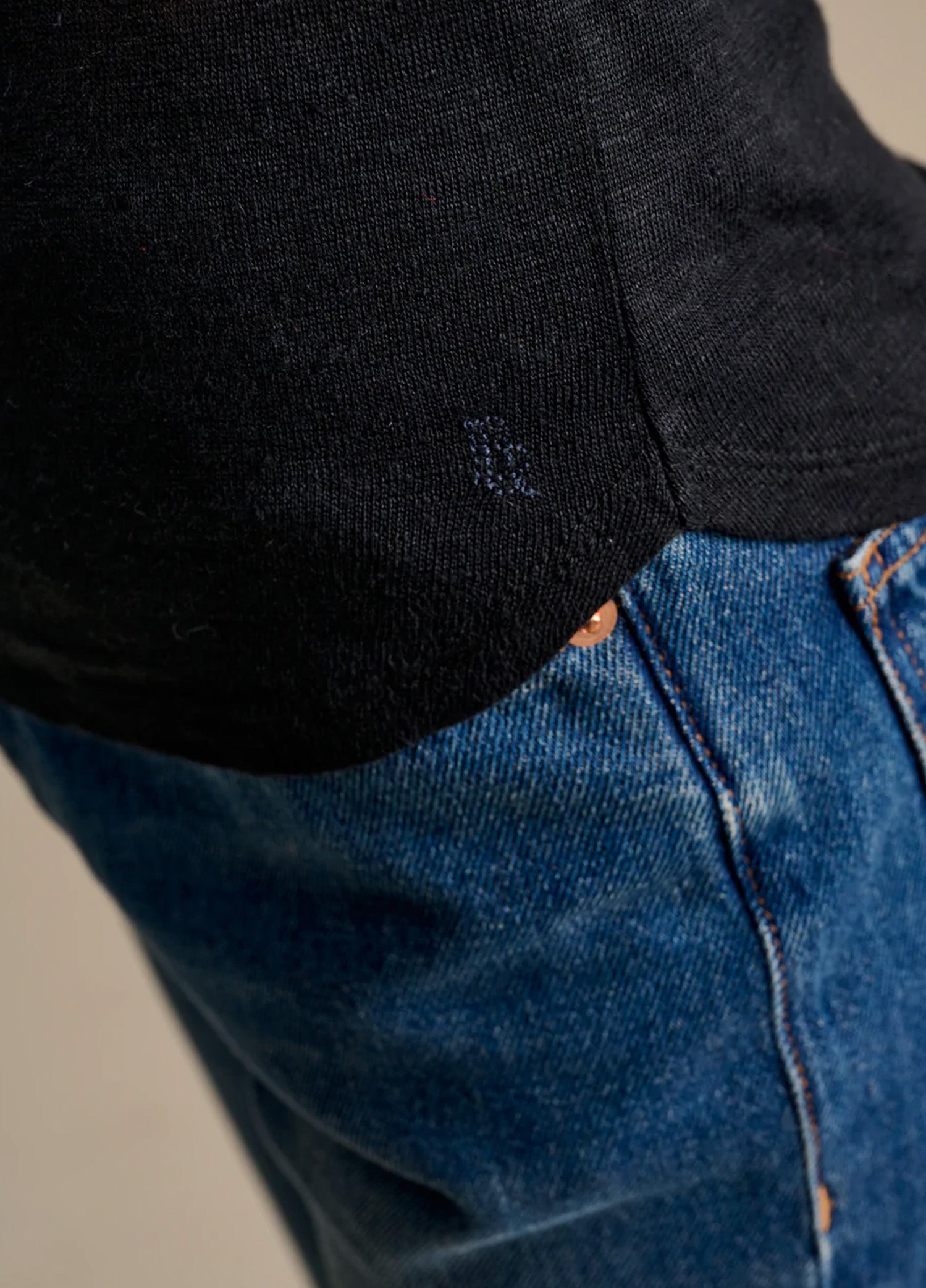 Bellerose-Seas-T-Shirt-Linen-off-black